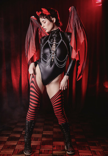 oliveglass high quality actress pics