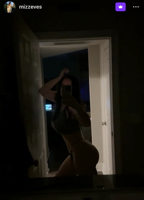 Mizzeves adult star pictures