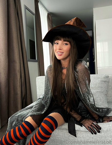 shamelessrabbit nude pornstar image