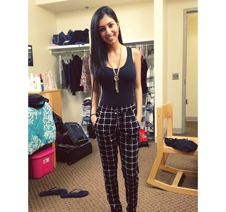 Sasha Kalra model free pictures