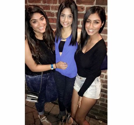 Sasha Kalra model pretty pic