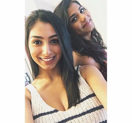 Sasha Kalra perfect actress picture