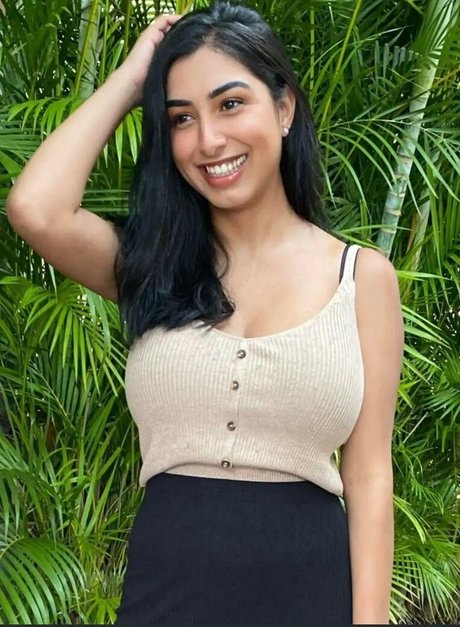 Sasha Kalra star pornographic images