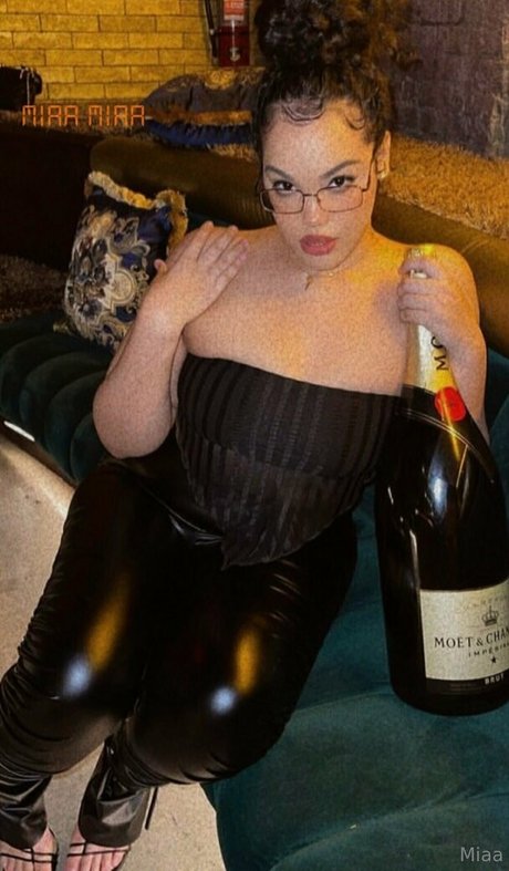 miaayourgirl pornstar exclusive gallery