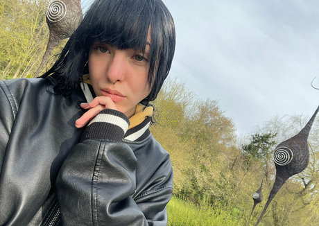 allyalden nice actress image