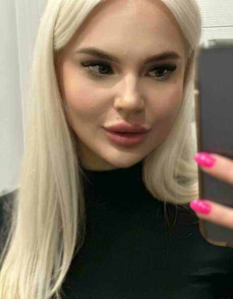 misss sandra vip art actress gallery