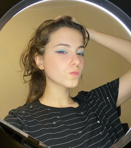 Gil Liany hd pornstar pics