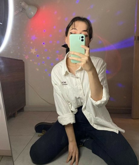 Gil Liany art model pictures