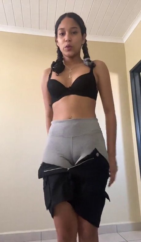 Momofebs sex model img