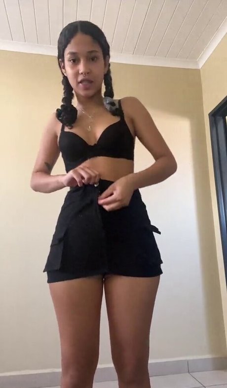 Momofebs model adult picture