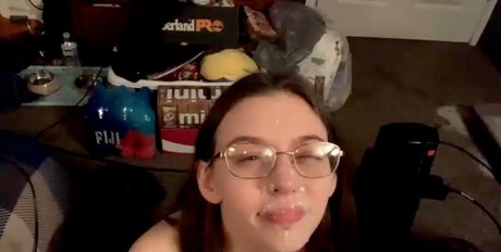 astriddabomb pretty pornstar image