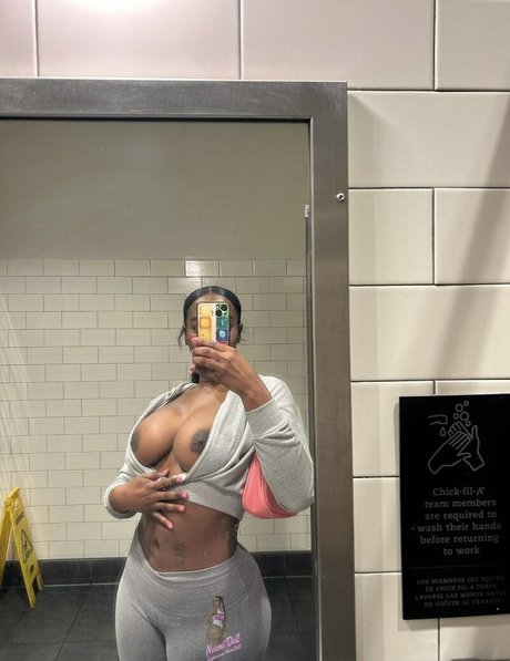 Noemidoll model adult gallery