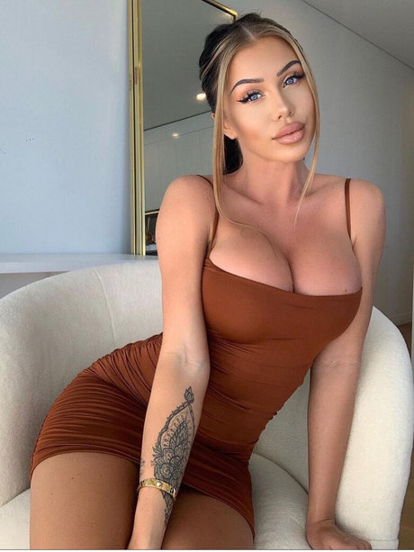 blonde wife onlyfans pornos image