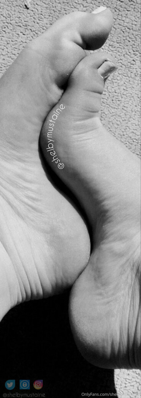 shelbymustaine naked pornstar pic