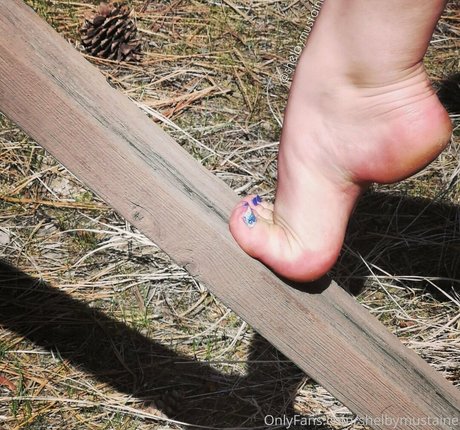 shelbymustaine model nudes archive