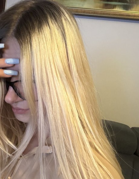 littletinyblonde pornographic model image