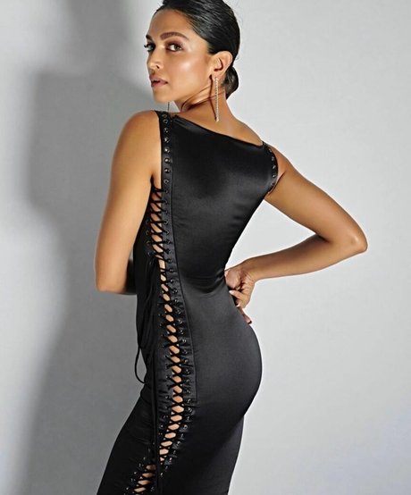 Deepika Padukone xxx pornstar galleries