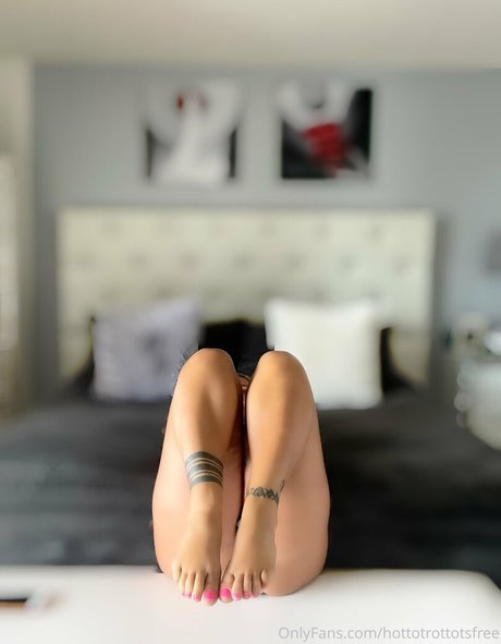 hottotrottotsfree pornstar adult photo