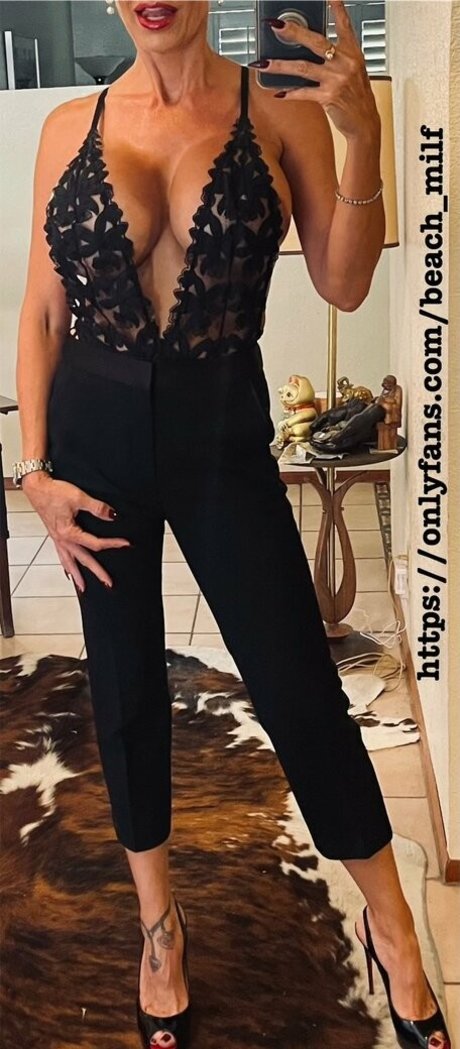 The Beach Bunny MILF art pornstar archive