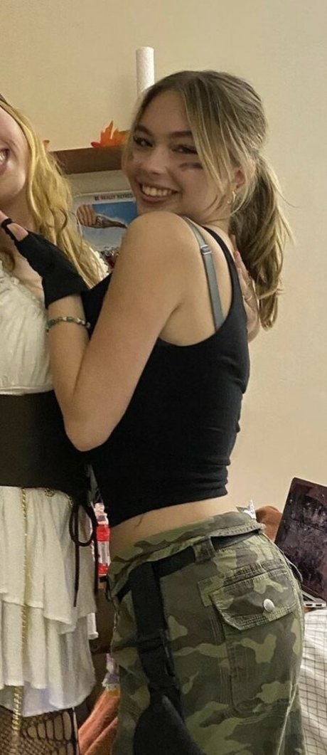 famous onlyfans top img