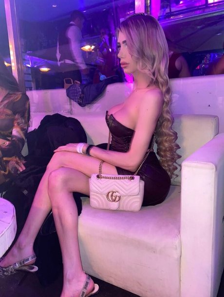 TsLindsayPrat best model photos