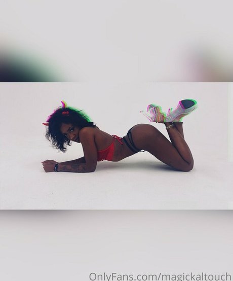 magickaltouch star hot image