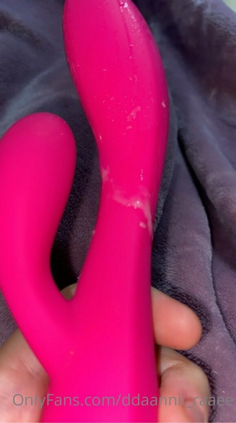 ddaannii raaee free actress photo