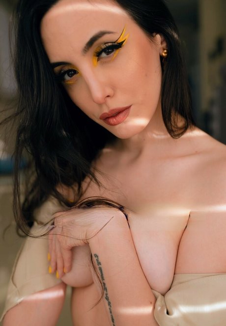 Glory Lamothe star high quality img