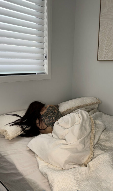 Jess Wallis art star pic