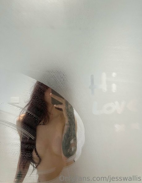 Jess Wallis star naked picture