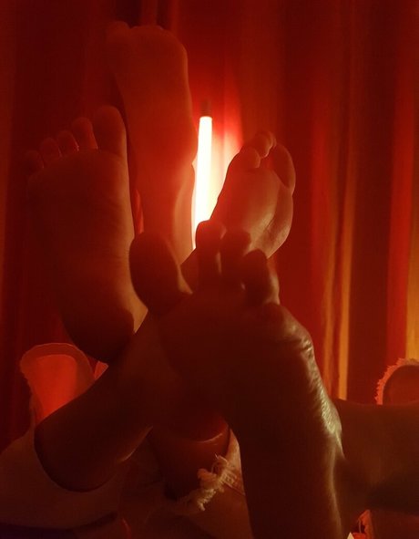 babylunafoot1 free model pictures