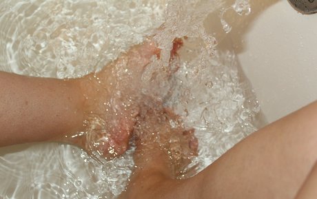 barefoot babe02 pornstar hd pictures