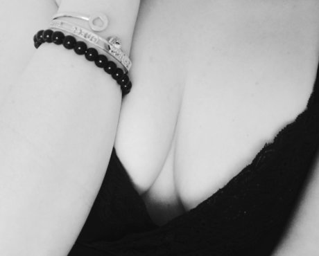 agata994 star naked images