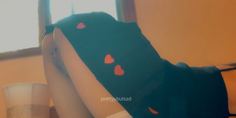 prettyybutsad perfect model image