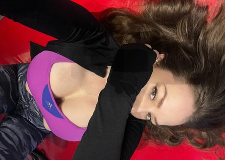 Funtikingym sex actress gallery