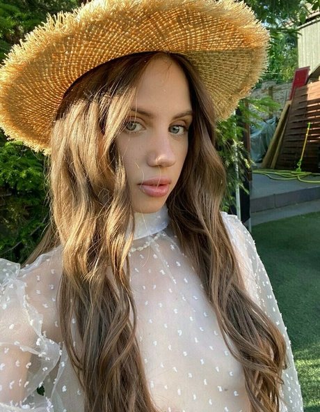 trans asian onlyfans free photo