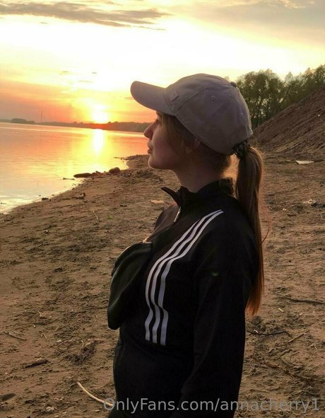 annacherry1 hd model img