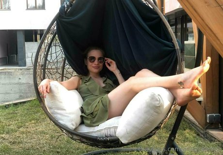 annacherry1 model adult pics