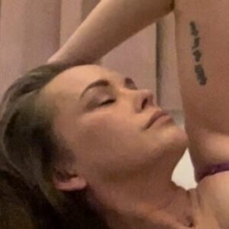 Bathtimebetty star top photos