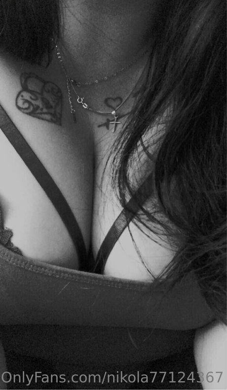 nikola77124367 model nude archive