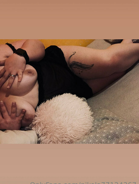 nikola77124367 xxx model gallery