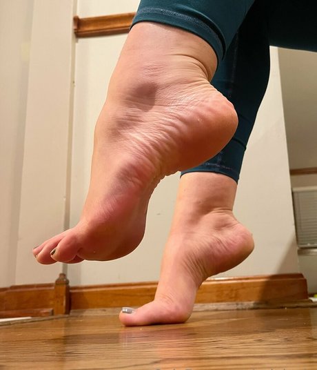 solelygia model pretty photo