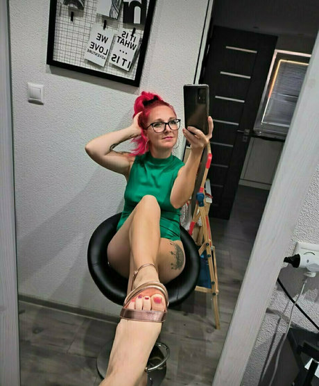 tvojenelinka pornstar naked images