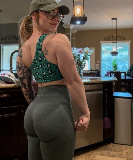 Ayshia Schisel best star pic