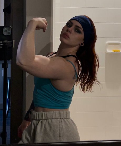 Ayshia Schisel star sexy image