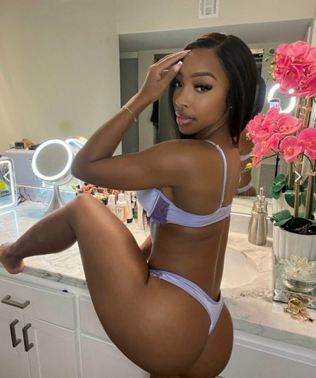 raelynn77 pornstar erotic pic