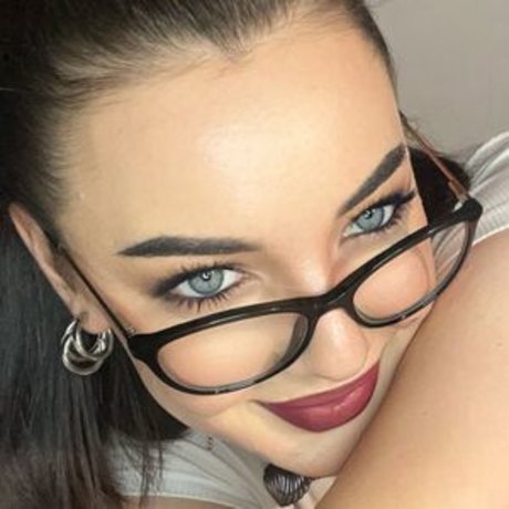 KateMeina naked model img