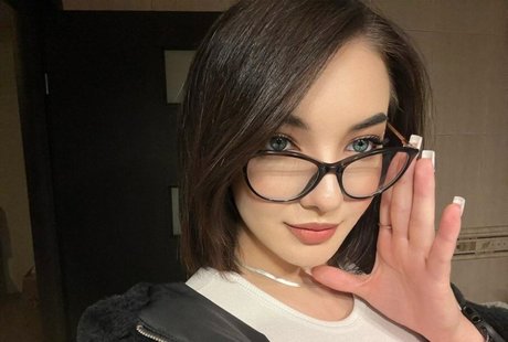 KateMeina model perfect photo