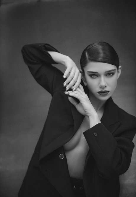 Milana Vino star nude images