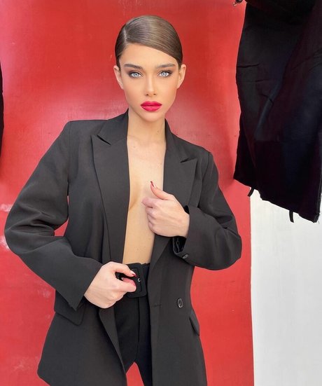 Milana Vino star beautiful pictures